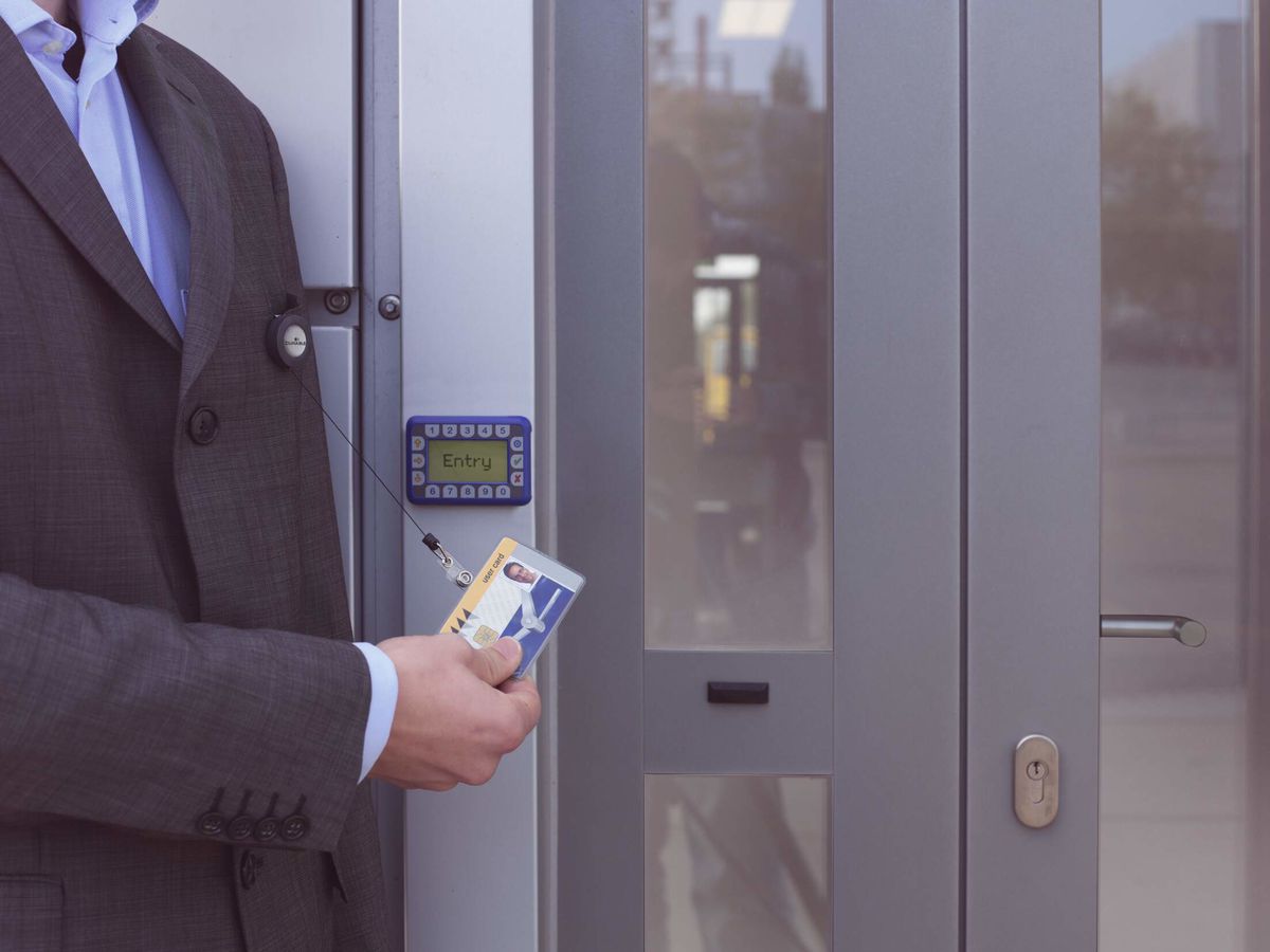 DURABLE Namensschild für Badge 85x54mm 801619 10 Stück ausziehbar -80cm (4005546804187)