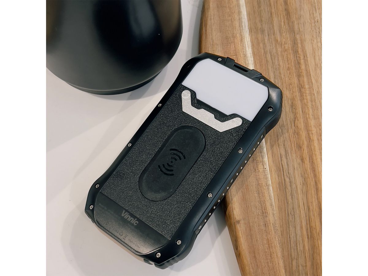 VINNIC Solar Powerbank 10'000 mAh VPSPB-HLWC10 w/LED Panel,Wireless Charg. (4898338016789)