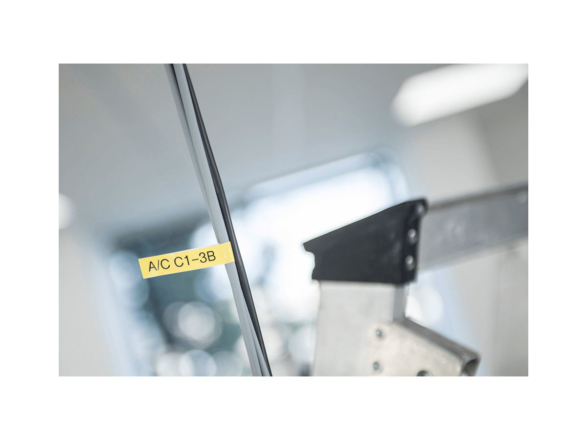 PTOUCH Gerät inkl. PT-E110VP Koffer, Adapter und Band (4977766774932)