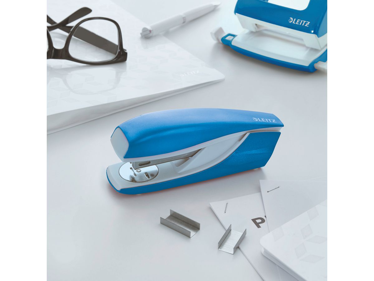 LEITZ Agrafeuse NeXXt WOW 5502 55021036 bleu 30 feuilles (4002432396016)