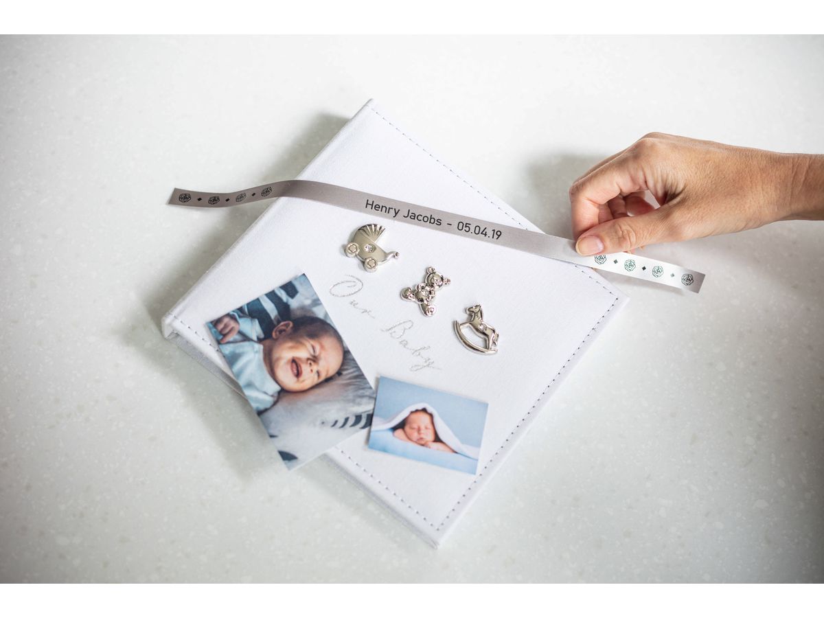 PTOUCH Nastro argento/nero TZE-R931 Sistemi Tze 12-36mm (4977766802383)